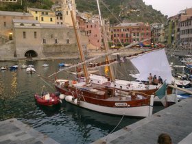 210820121080 leudi a Vernazza.jpg